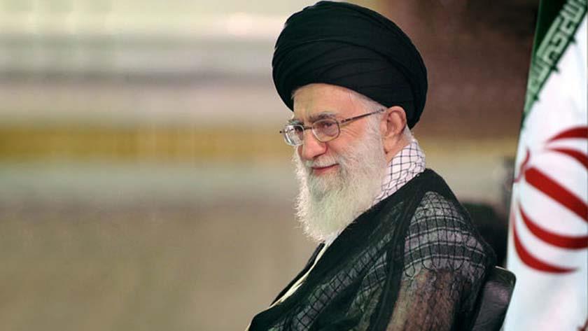 Iranpress: Leader receives IRGC commanders 
