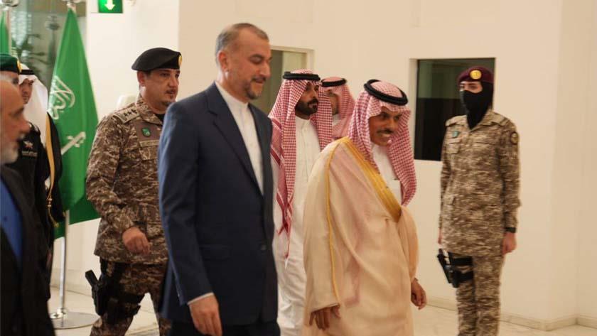 Iranpress: Iran, Saudi Arabia confer latest developments in Muslim world