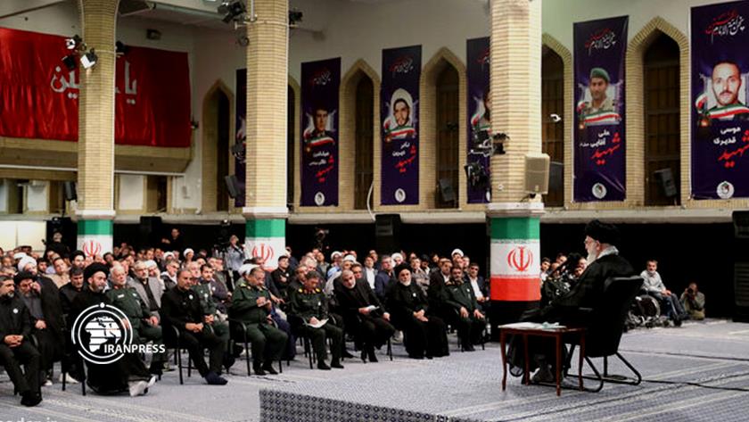 Iranpress: Leader: Resistance, key to confront enemies of the Islamic Revolution