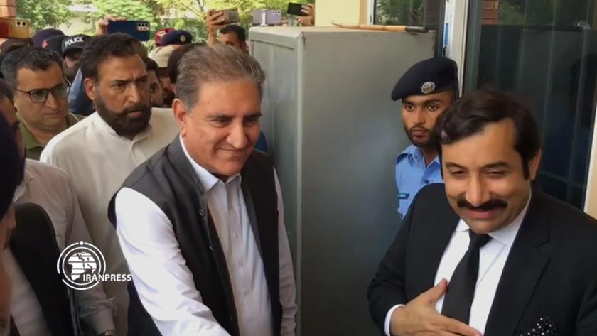 Iranpress: Former Pakistani FM handed over to Federal Investigation Agency