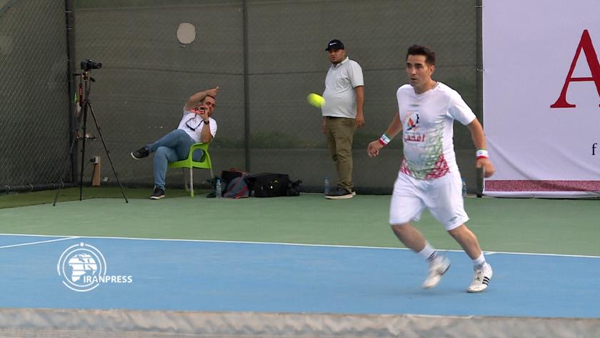 Iranpress: Iranian footballer sets new record, waiting for Guinness recognition