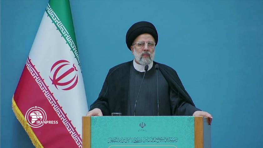 Iranpress: Enemy does not want our bureaucratic system to work 