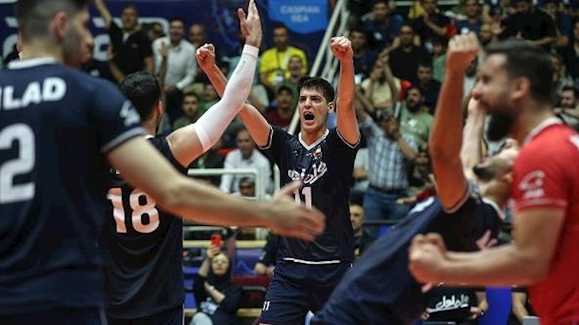 Iranpress: Iranian volleyball players conquer Great Wall of China