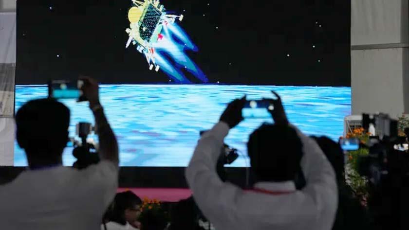 Iranpress: India’s Chandrayaan-3 rover confirms sulphur on moon’s south pole