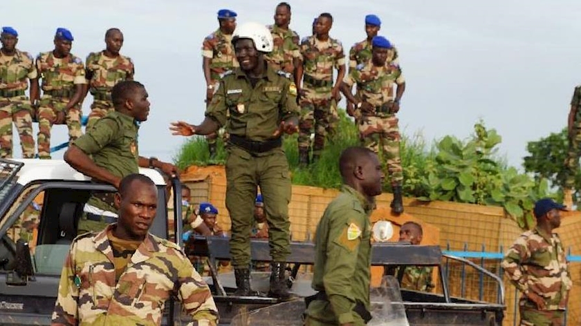 Iranpress: Niger accuses France of amassing forces in preparation for military intervention