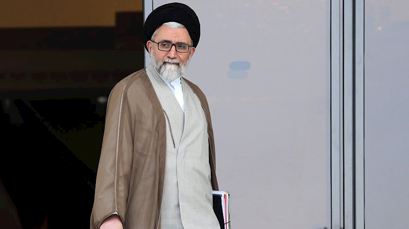 Iranpress: Iran Intelligence Ministry neutralized 400 bombs in past few months
