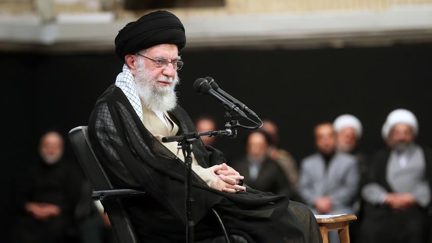 Iranpress: Leader: US is looking to create a crisis in Iran