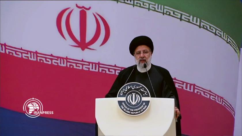 Iranpress: President urges equality for men , women in sports