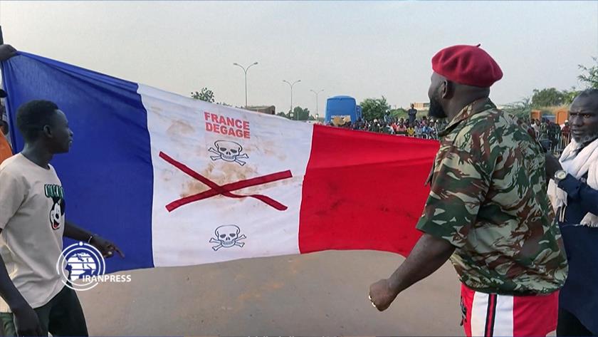 Iranpress: Report: End of French honeymoon in West Africa