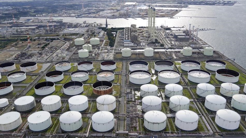 Iranpress: Oil rises to highest in 2023 on tight supply expectations