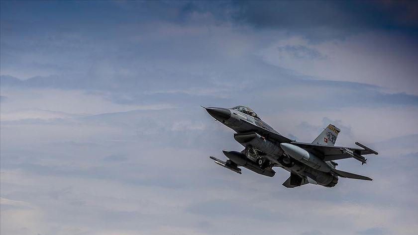 Iranpress: Türkiye carries out airstrikes against PKK targets in northern Iraq