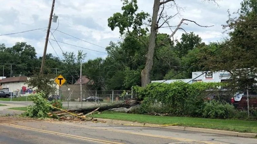 Iranpress: Thousands without power as storm Lee lashing northeast US, Canada