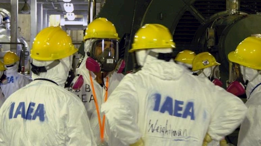 Iranpress: Iran reportedly revokes license of 8 German, French IAEA inspectors in the country