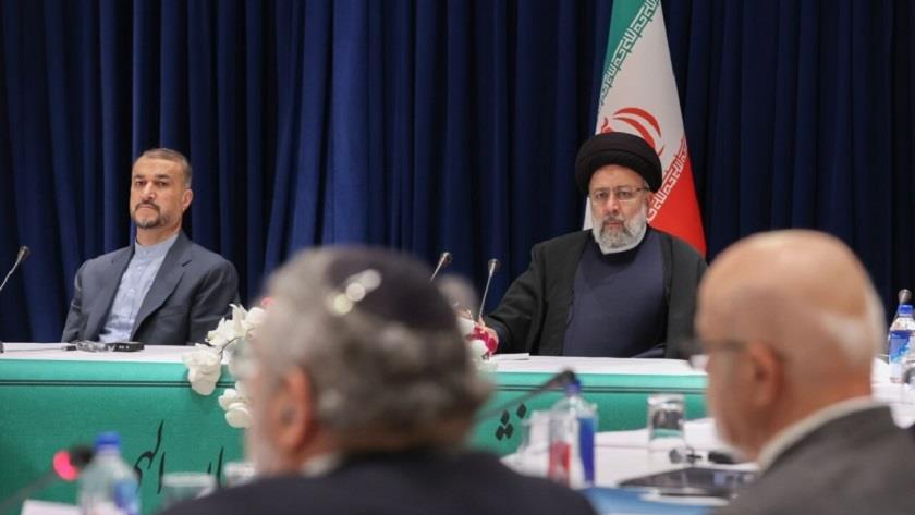 Iranpress: Raisi: Desecration of Holy Quran disrespects all religions