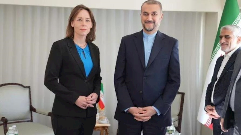 Iranpress: Iran, ready to enhance ties with Netherlands, European Union: FM