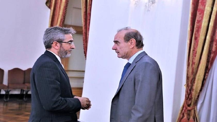 Iranpress: Bagheri Kani, Mora confer sanctions lifting negotiations