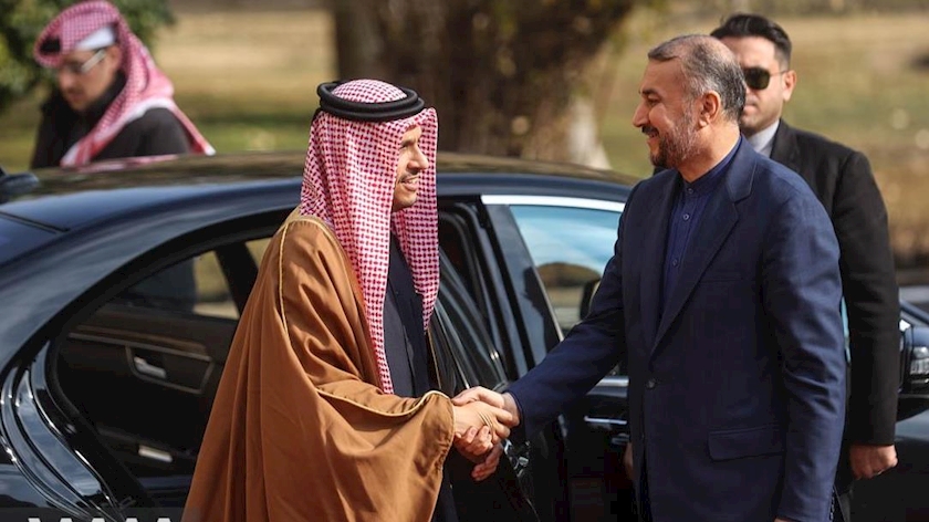 Iranpress: Qatar ask Iran to solve Lebanon presidential crisis: Report