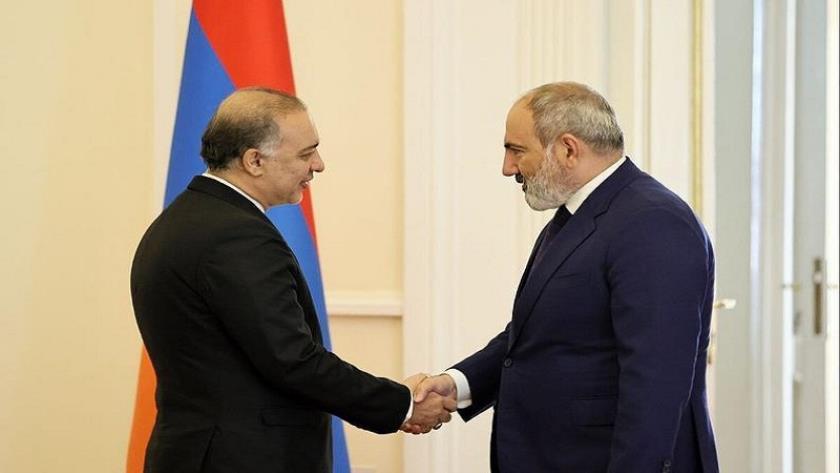 Iranpress: Iran insists on preserving the territorial integrity of Armenia