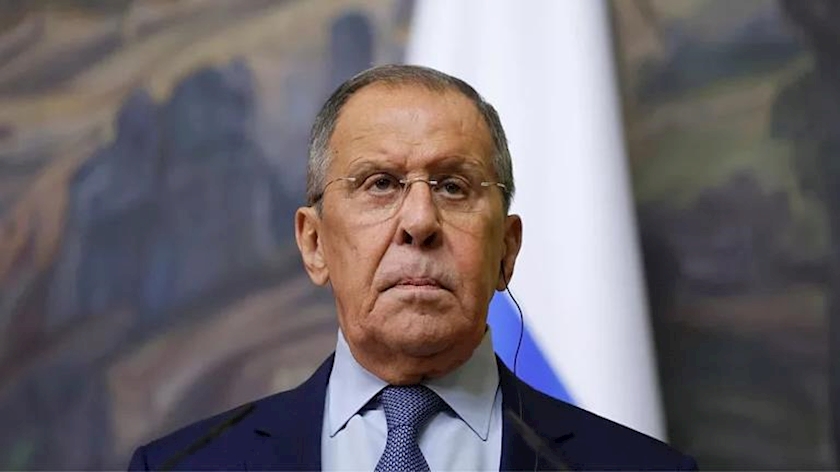 Iranpress: Russia warns Armenia against consequences of reliance on US