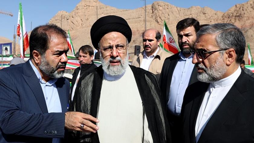 Iranpress: President Raisi urges providing credit for Oman sea water transfer plan to Isfahan