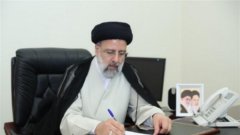 Iranpress: President in a message felicitates China