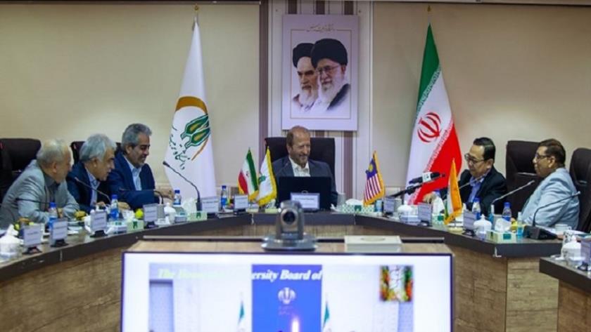 Iranpress: Mustafa Prize winners pay visit to universities
