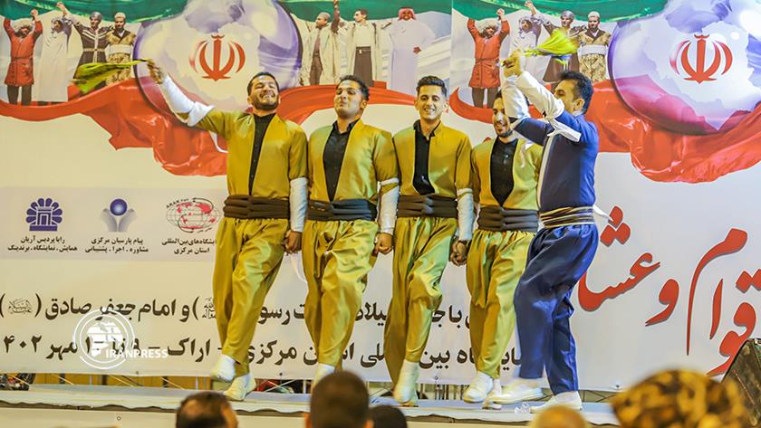 Iranpress: Iranian fine art, music showcases at Arak exhibition 