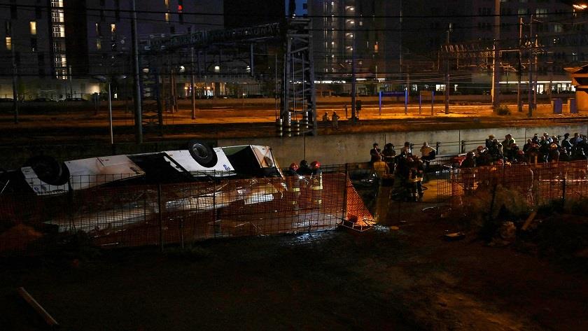Iranpress: At least 21 are dead after bus carrying tourists crashes in Venice, Italy
