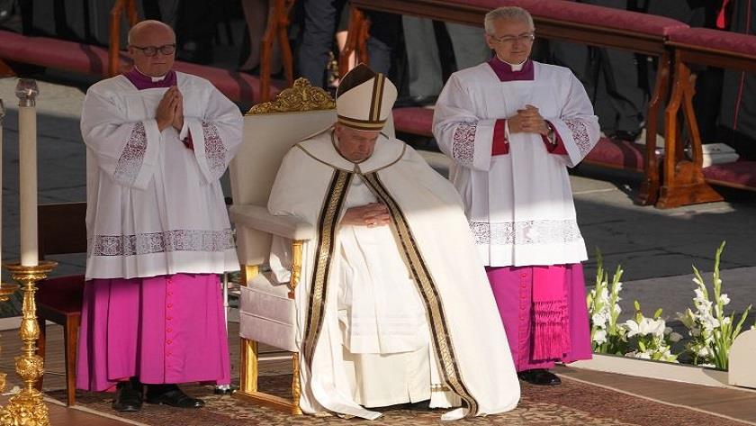 Iranpress: Pope Francis warns over climate change, lambasting Western lifestyle