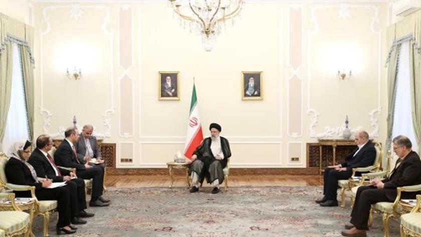 Iranpress: Raisi: dialogue is solution for Baku-Yerevan disputes 