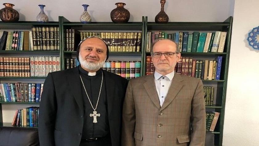 Iranpress: Spanish cleric: Freedom fighters should learn culture of resistance from Iran