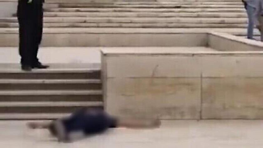 Iranpress: Egypt: A policeman kills 2 Israelis,1 Egyptian at a tourist site in Alexandria