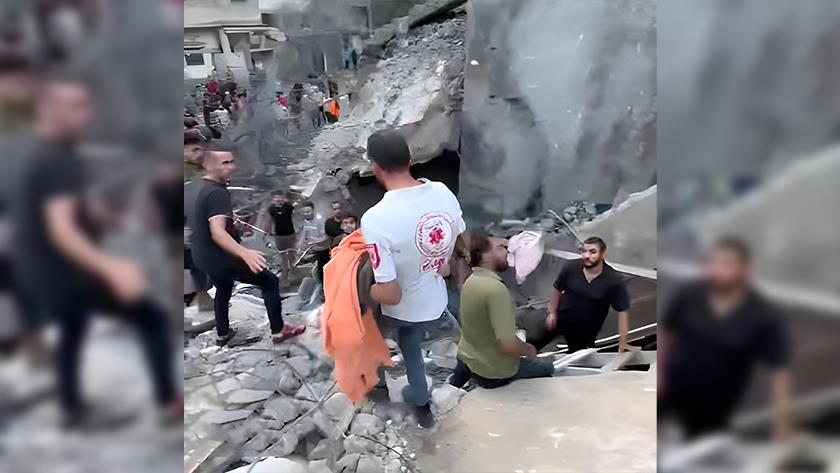 Iranpress: 2 Palestinian girls rescued alive from the rubble