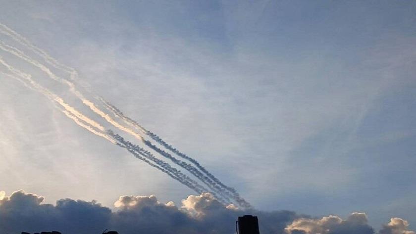 Iranpress: Hamas launches missiles on Tel Aviv, Ashkelon, Ashdod 