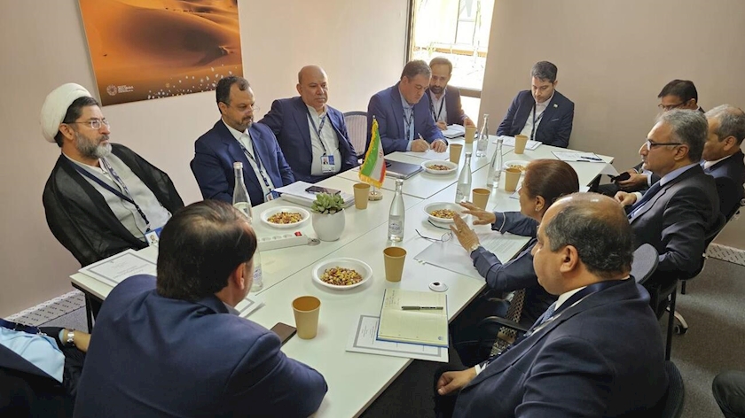 Iranpress:  Iran, Pakistan Economic ministers stress expansion of bilateral economic relations
