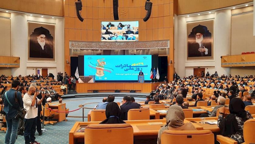 Iranpress: Iran hosts 27th National Export Day