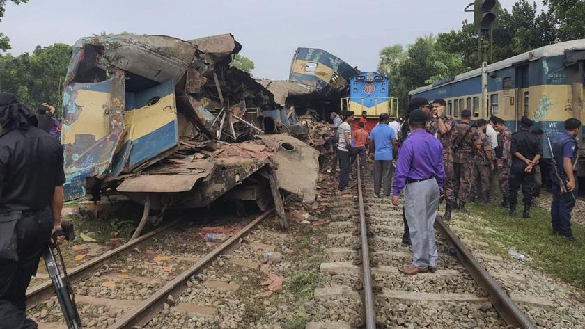 Iranpress: Train crash in Bangladesh leaves at least 15 killed 