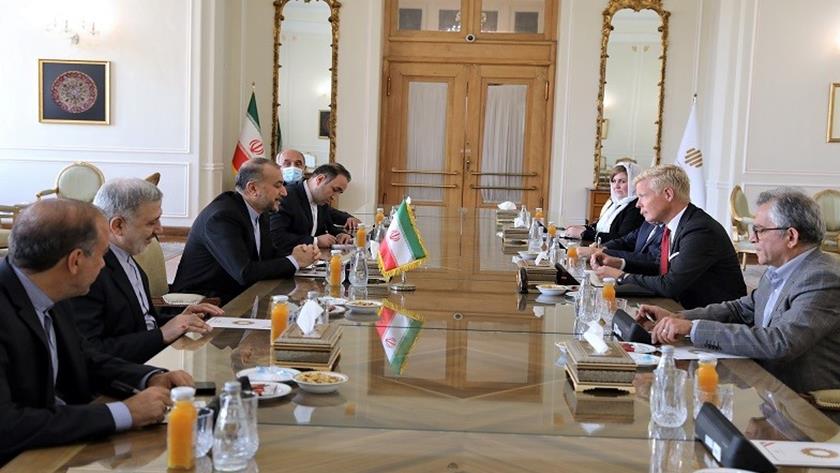 Iranpress: UN special envoy meets Iranian FM on Yemen
