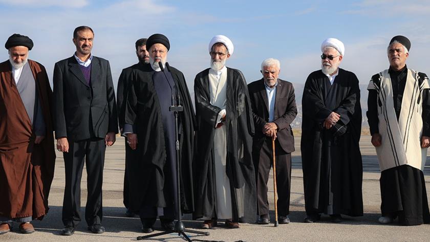 Iranpress: President arrives in Sharekord, calls for solving problems in Province 