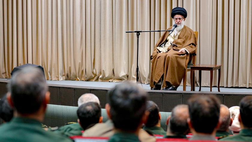 Iranpress:  Leader: Lifeline of Zionist regime must be cut off