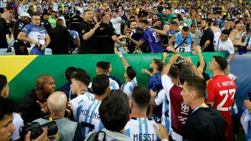 Iranpress: Brazil-Argentina delayed after fight breaks out between fans and police