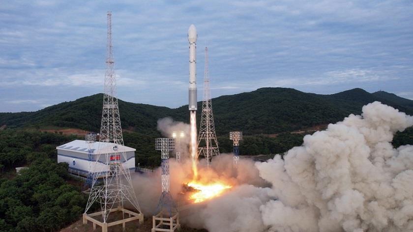 Iranpress: North Korea sends new weapons to border after spy satellite launch 