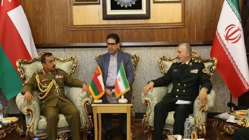 Iranpress: Iran, Oman to boost cross border cooperation