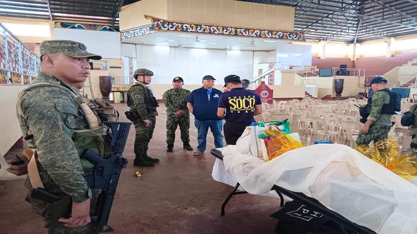 Iranpress: Philippine: 4 dead, 50 injured in blast during Mass at university gym