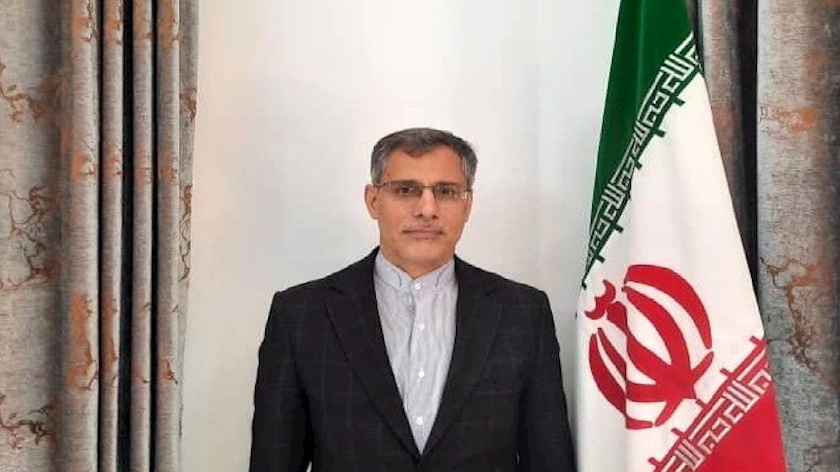 Iranpress: Iranian ambassador to Kenya presents copy of its credentials