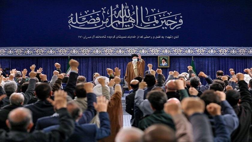 Iranpress: Leader: Martyrs identity of Iranian nation