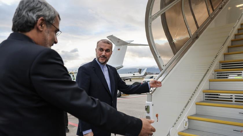 Iranpress: Iran FM leaves Geneva for Tehran