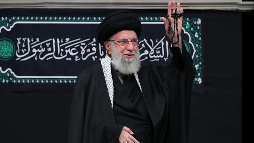 Iranpress: Leader attends first night of mourning Hazrat Fatima Zahra