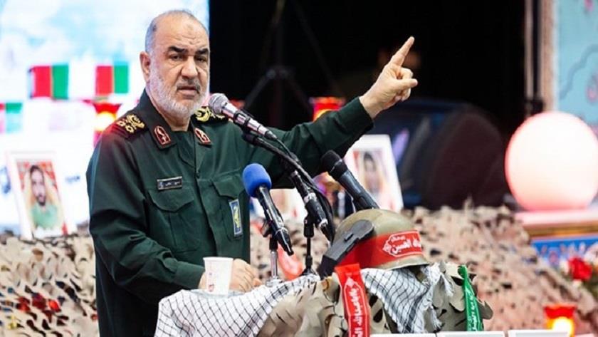 Iranpress: Salami: No power dares to attack Iranian land any more