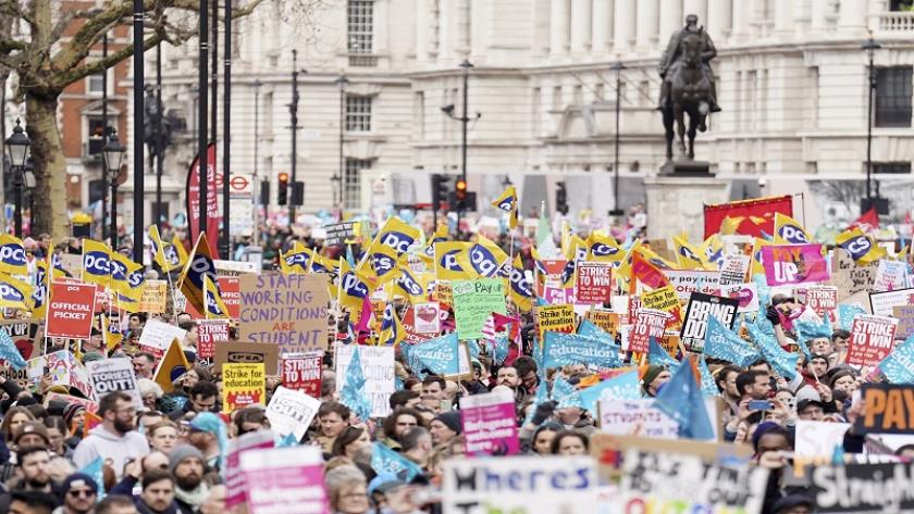 Iranpress: Healthcare workers stage new round of strikes in UK